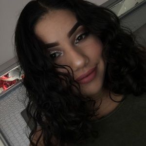 Meet your Posher, Jazmin